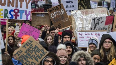 مسيرة نسائية في بريطانيا ضد التحرش الجنسي (صور)