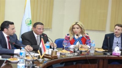 رئيس وحدة الكويز بـ«الصناعة» يشارك باجتماع «رجال الأعمال»