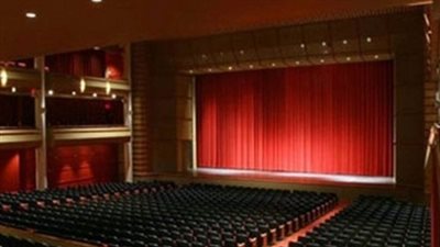 8 عروض للبيت الفني للمسرح الليلة