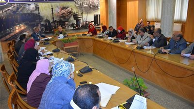 محافظ دمياط: محو أمية 1200 شخص في شهرين