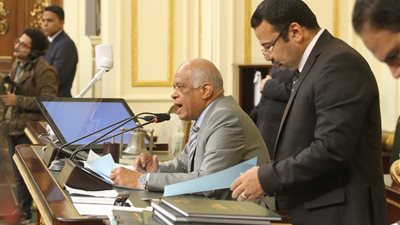 البرلمان يحيل مشروع قانون لفتح اعتماد إضافي لموازنة 2017/2018 لـ«الخطة»