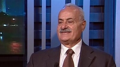 وزير الاقتصاد الأسبق يطالب بفرض ضريبة جديدة على الأغنياء