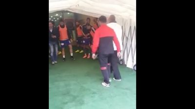 بالفيديو.. لاعبو المقاصة يجرون الإحماء قبل مواجهة المصري