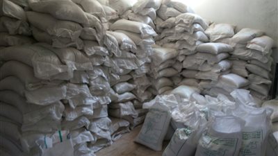 ضبط 5 أطنان سكر تمويني مدعم قبل بيعها بالسوق السوداء في أسيوط