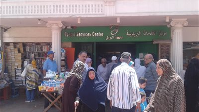 غضب المواطنين بسبب نفاد الأموال بمكاتب بريد محطة الرمل