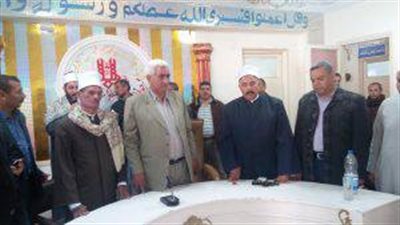 وكيل «أوقاف سوهاج» يكرم حفظة القرآن في المراغة (صور)