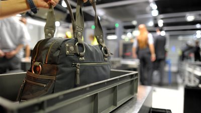 مسافر يحمل 20 ثعبانا في حقيبة يده من ألمانيا إلى روسيا