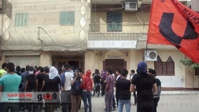 الأهالى يفضون تظاهرة لإرهابيى 