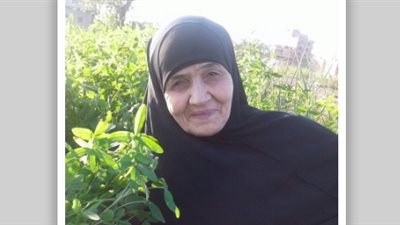 تسجيل صوتي يثبت تسليم الشاب حقيبة للمسنة ضحية العمرة المزيفة