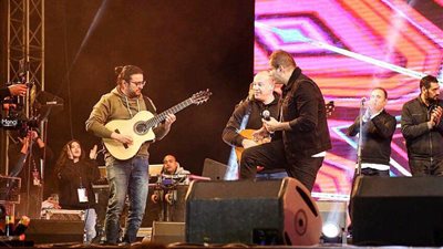 إيچيبت لينكس تستعد لحفلات جديدة مع عمرو دياب