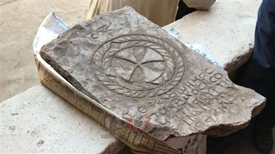 بالصور.. العثور على قطعة أثرية تعود للعصر القبطي في الأقصر