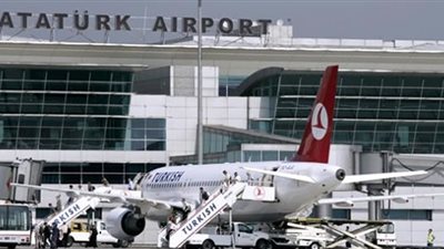 مطار الكويت يلغي رحلاته إلى إسطنبول بعد الهجوم