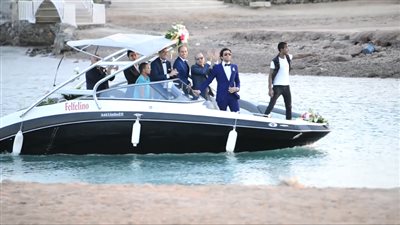 حسن الرداد ينشر فيديو جديدا للحظة وصوله فرح «إيمي» راكبًا «لنش»