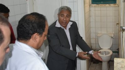 محافظ أسوان يتفقد المستشفيات (فيديو)