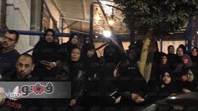 بالصور.. لحظة استقبال أهالي شهيد سيناء جثمانه بـ«البكاء»