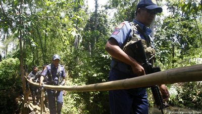 الجيش الفلبيني: إسلاميون يقتلون ألمانية ويخطفون زوجها