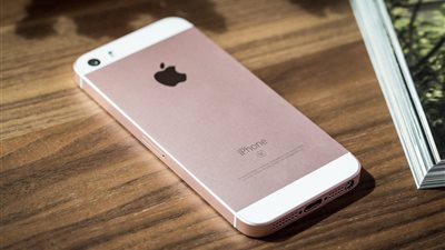أبل تعلن عدم تحديث «iPhone SE» بالنصف الأول من 2017