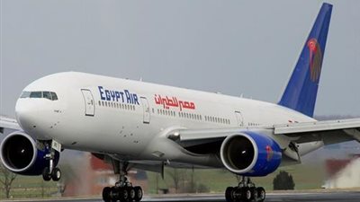 مصر للطيران تسير 100 رحلة داخلية ودولية تقل 15 ألف راكب