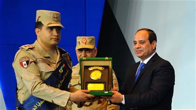 أسبوع رئاسي متميز.. السيسي يحتفل بيوم الشهيد والأم المصرية.. يبحث جذب استثمارات جديدة مع بريطانيا وألمانيا ولبنان.. قمة «مصرية - فلسطينية».. وتكليفات للحكومة بمراعاة محدودي الدخل