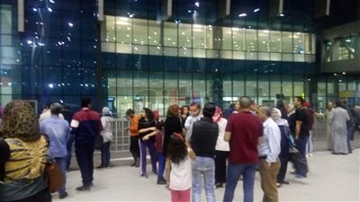 توافد أسر أبطال الأولمبياد الخاصة لاستقبالهم بمطار القاهرة