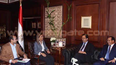 سحر نصر تبحث مع وزير التجارة التونسي الاستعداد لعقد اللجنة المشتركة