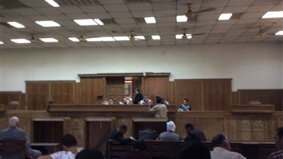 وصول أسرة «طفلة البامبرز» إلى «جنايات المنصورة» قبل الحكم على المتهم