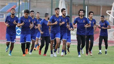 4 لاعبين في فقرة خاصة للتسديدات بمران الأهلي لمواجهة هورويا