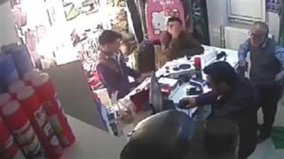 بالفيديو.. شارك زميله السرقة وضربه للخروج من مأزق افتضاح أمرهما