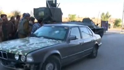 بالفيديو.. سيارة BMW قديمة تنقذ ضحايا تفجير في العراق