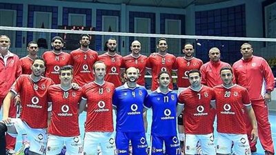 الأهلي يتأهل لربع نهائي كأس «الطائرة» على حساب الشمس