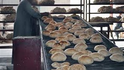 المخابز تخترق إعادة التكلفة بشراء الرغيف بـ25 قرشا من المواطنين