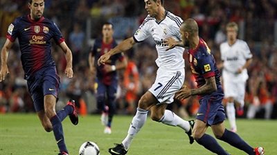 تعادل أبيض بين 