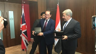 بالصور.. المالية: 3 مليارات دولار حصيلة الطرح الإضافي للسندات الدولارية