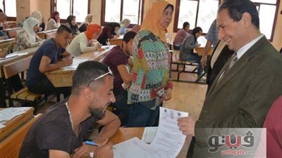 بالصور.. رئيس جامعة بورسعيد يتفقد امتحانات الفصل الدراسي الثاني