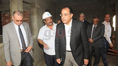 بالصور.. وزير الإسكان يتفقد تطوير منطقة تل العقارب بالسيدة زينب
