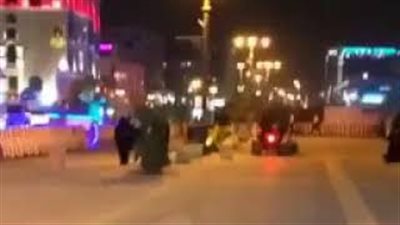 شاب يستعرض مهاراته بـ«بيتش باجي» يتعرض لحادث مروع بالسعودية (فيديو)