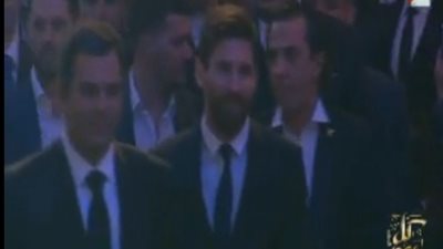 بالفيديو.. لحظة دخول ميسي قاعة احتفالات «مينا هاوس»