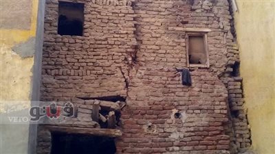 بالصور.. منزل مهجور يهدد أرواح أهالي شارع منصور بالزقازيق