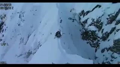 متزلجان يعلقان 14 ساعة في عاصفة ثلجية (فيديو وصور)