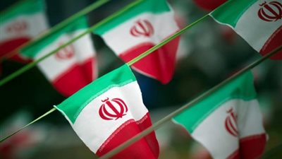 ألمانيا وفرنسا وبريطانيا يطالبون بإعفاء شركاتهم في إيران من العقوبات