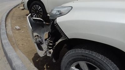 بالصور.. شاهد ماذا فعل شرطي اصطدم بسيارة مصري في الإمارات