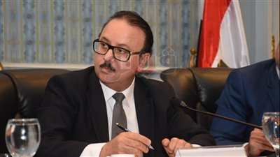 بالصور.. برلماني يطالب وزير الاتصالات بتفسير خصومات كروت الشحن