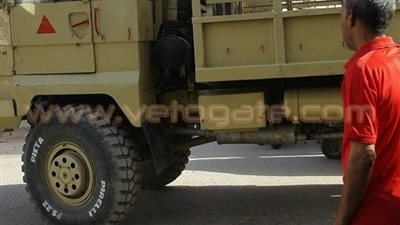 بالصور.. الجيش الثاني يوزع مواد غذائية احتفالا بأعياد سيناء