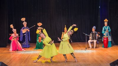 حفل فني كازاخستاني على مسرح قصر ثقافة الغردقة (صور)