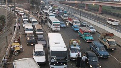 توقف الحركة المرورية أعلى الطريق الدائري بسبب حريق سيارة