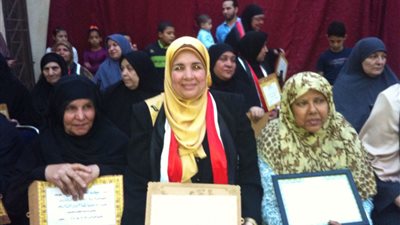 احتفالات فنية لتكريم الأمهات المثاليات بثقافة القليوبية (صور)