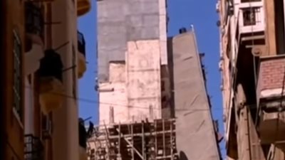 8 مشاهد لانهيار العقارات.. برج الإسكندرية المائل يفزع الأهالي في رمضان.. إصابة 14 شخصا في سقوط عقار بأسوان.. وكوارث في بولاق أبو العلا وجاردن سيتي في يومين.. والمباني غير المرخصة الأخطر