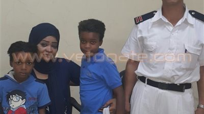 بالصور.. العثور على طفل ضل طريقه بمحطة مترو أحمد عرابى