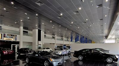 الإمارات توفر محطات كهرباء مخصصة لسيارة «شيفروليه بولت»