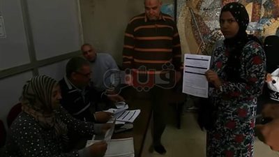 تسليم شهادة الأمان للعمالة غير المنتظمة بالسويس (صور)